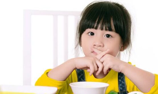 5 Tips Mengatasi Anak Susah Makan Salah Satunya Atur Waktu yang Tepat